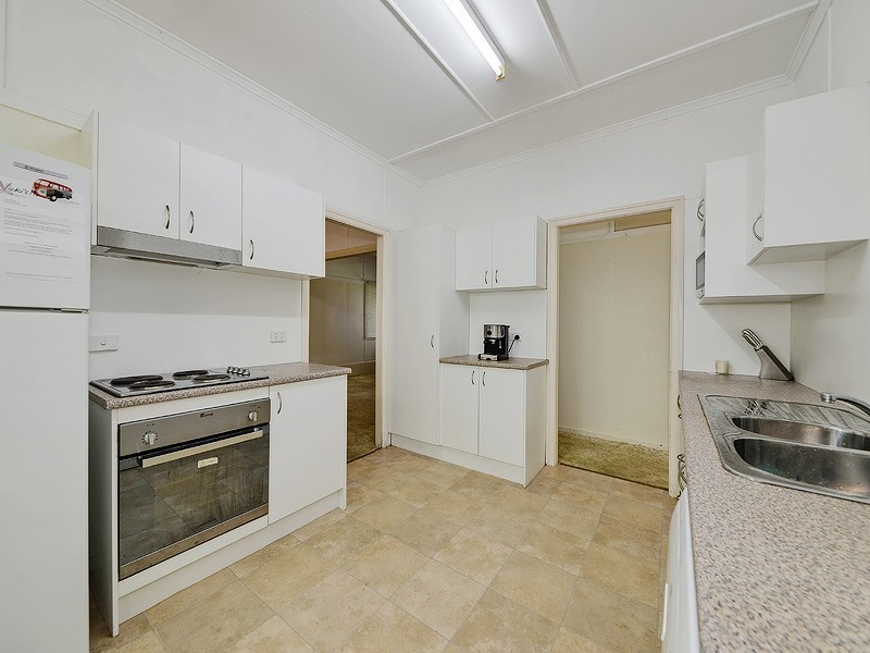 18 Plume Street, Redcliffe QLD 4020