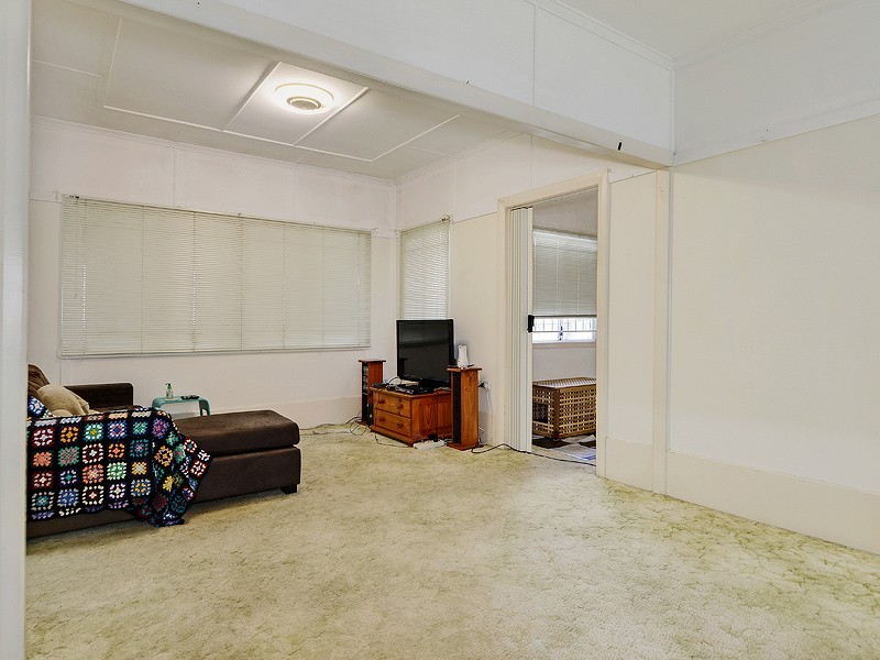 18 Plume Street, Redcliffe QLD 4020