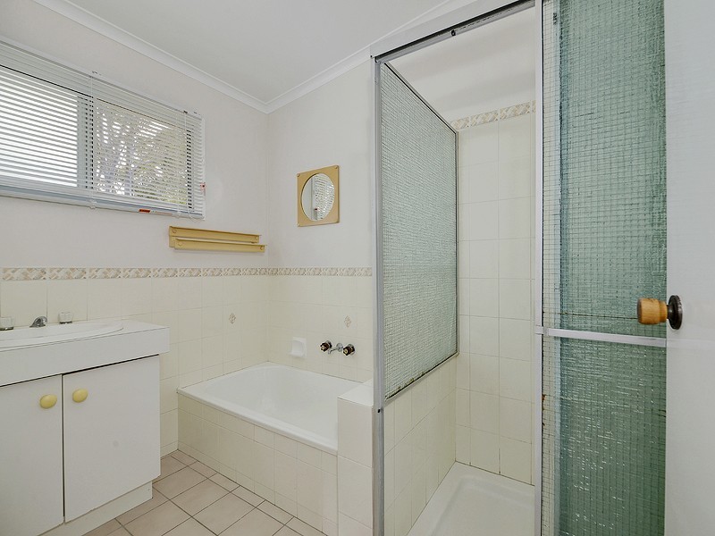 24 Kirkcaldy Street, Morayfield QLD 4506