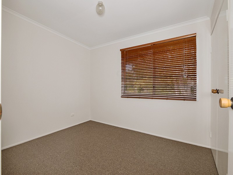 24 Kirkcaldy Street, Morayfield QLD 4506