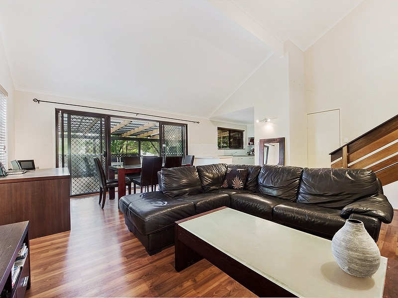 33 Freda Street, Ashmore QLD 4214