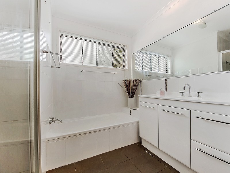 33 Freda Street, Ashmore QLD 4214