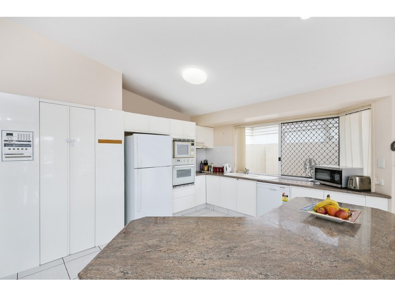 40 Medika Street, Runaway Bay QLD 4216