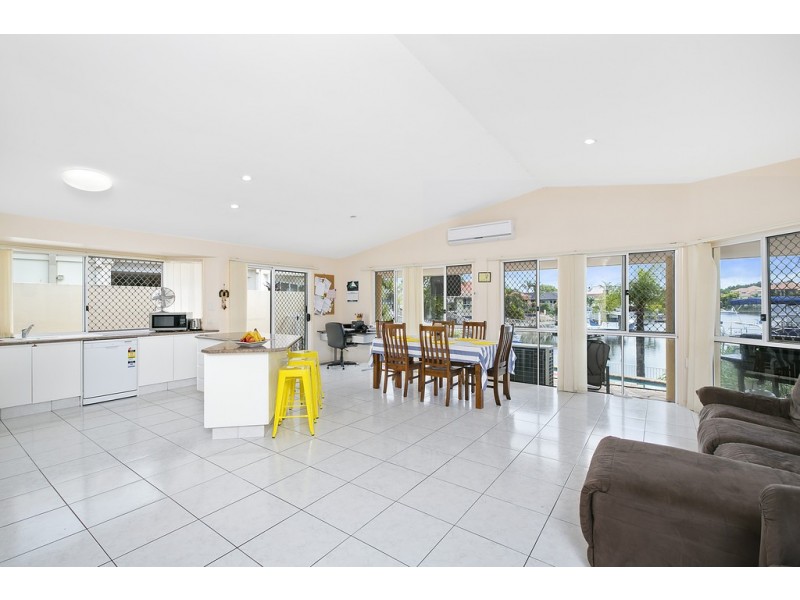 40 Medika Street, Runaway Bay QLD 4216