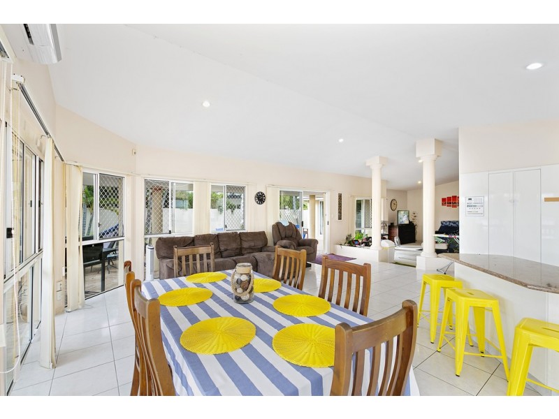 40 Medika Street, Runaway Bay QLD 4216