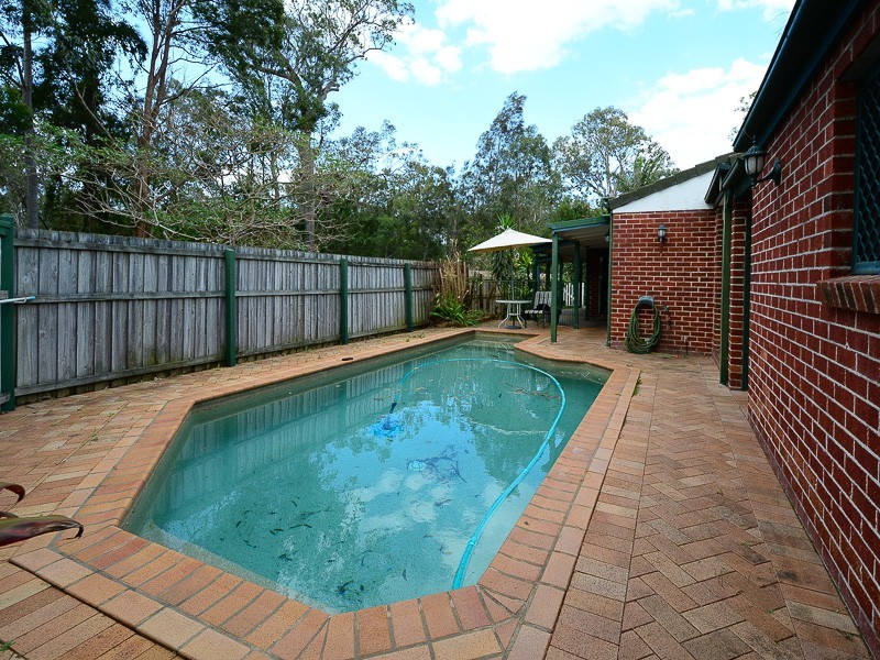 73 River Oak Drive, Helensvale QLD 4212