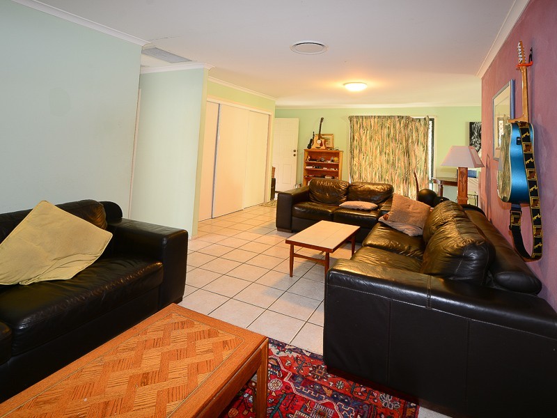 73 River Oak Drive, Helensvale QLD 4212