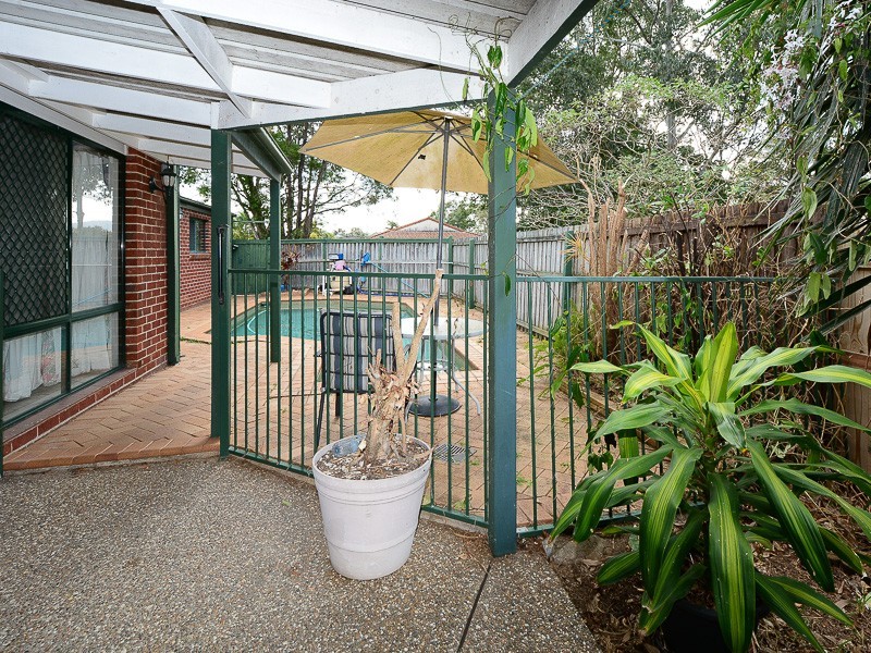 73 River Oak Drive, Helensvale QLD 4212