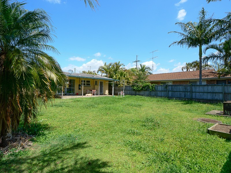 77 Broad Street, Labrador QLD 4215