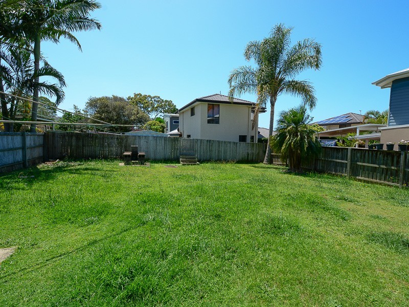 77 Broad Street, Labrador QLD 4215