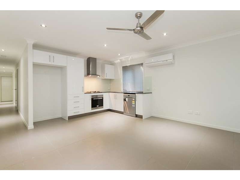1 and 2/ 11 Applewood Court, Kallangur QLD 4503