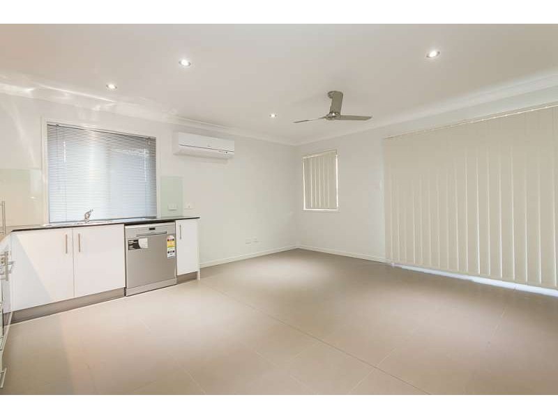 1 and 2/ 11 Applewood Court, Kallangur QLD 4503