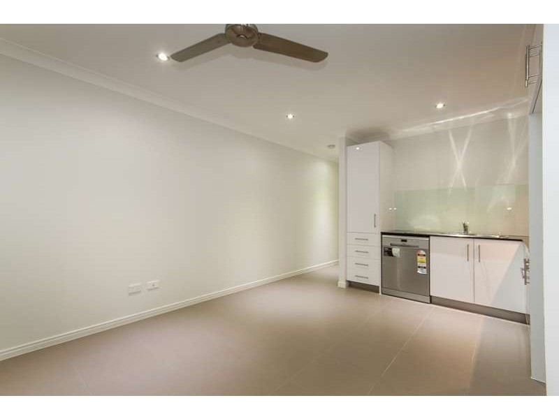 1 and 2/ 11 Applewood Court, Kallangur QLD 4503