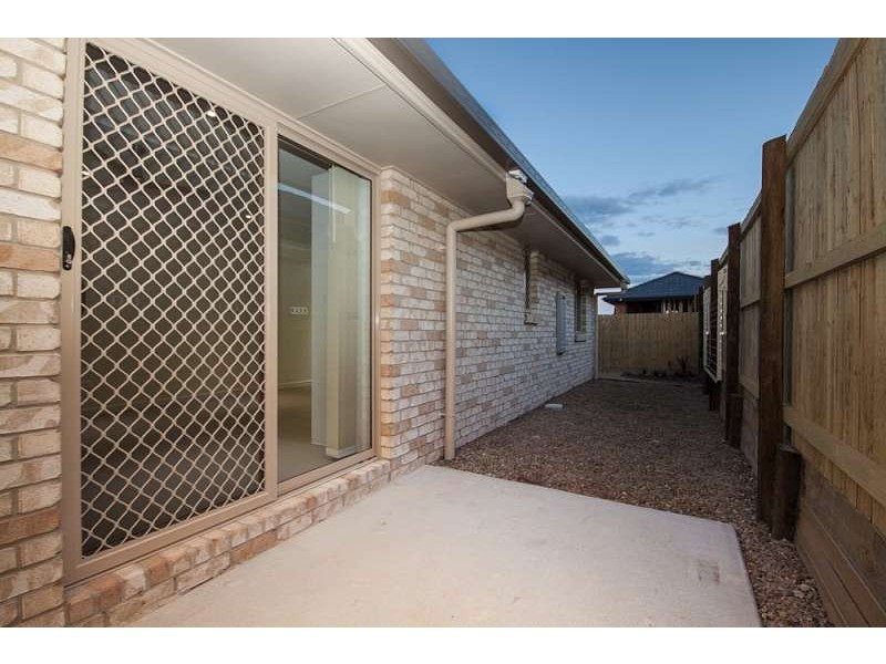 1 and 2/ 11 Applewood Court, Kallangur QLD 4503