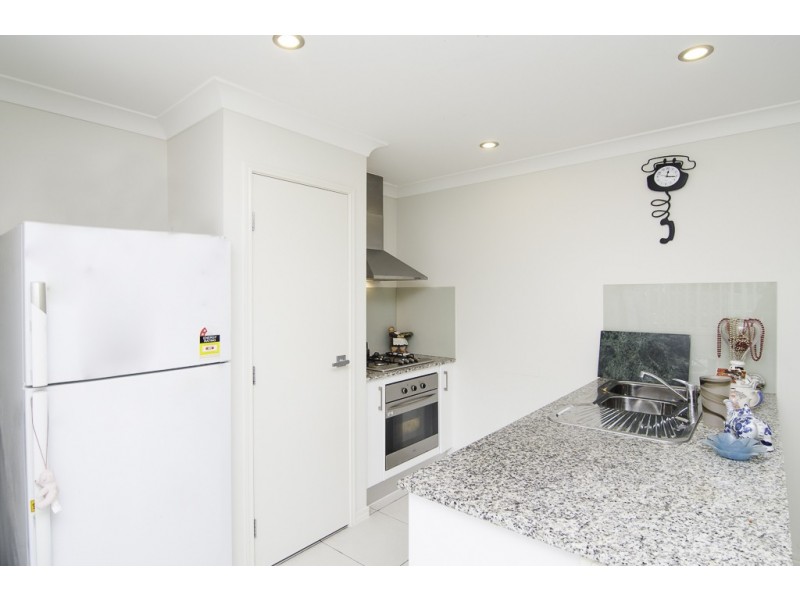 1 and 2/7 Adam Court, Kallangur QLD 4503