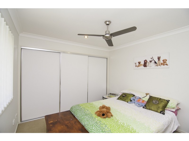 1 and 2/7 Adam Court, Kallangur QLD 4503