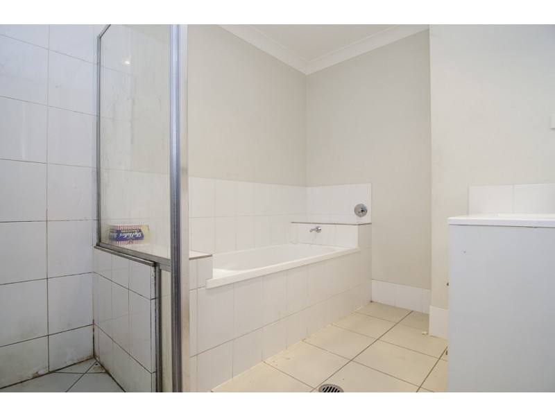 1 and 2/7 Adam Court, Kallangur QLD 4503