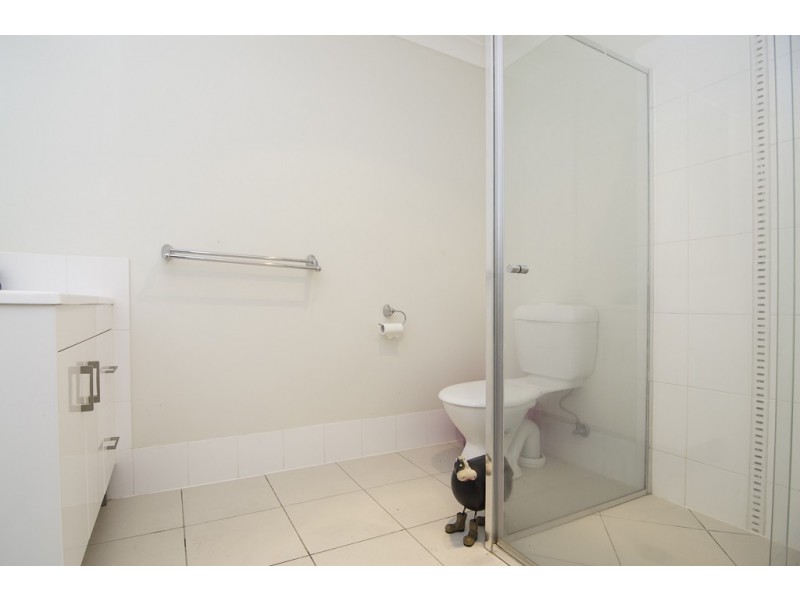 1 and 2/7 Adam Court, Kallangur QLD 4503