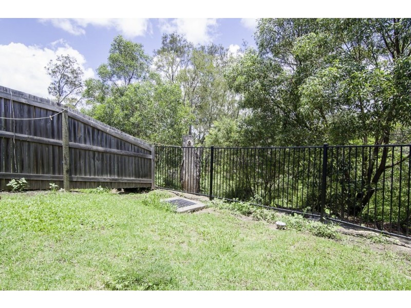 1 and 2/7 Adam Court, Kallangur QLD 4503