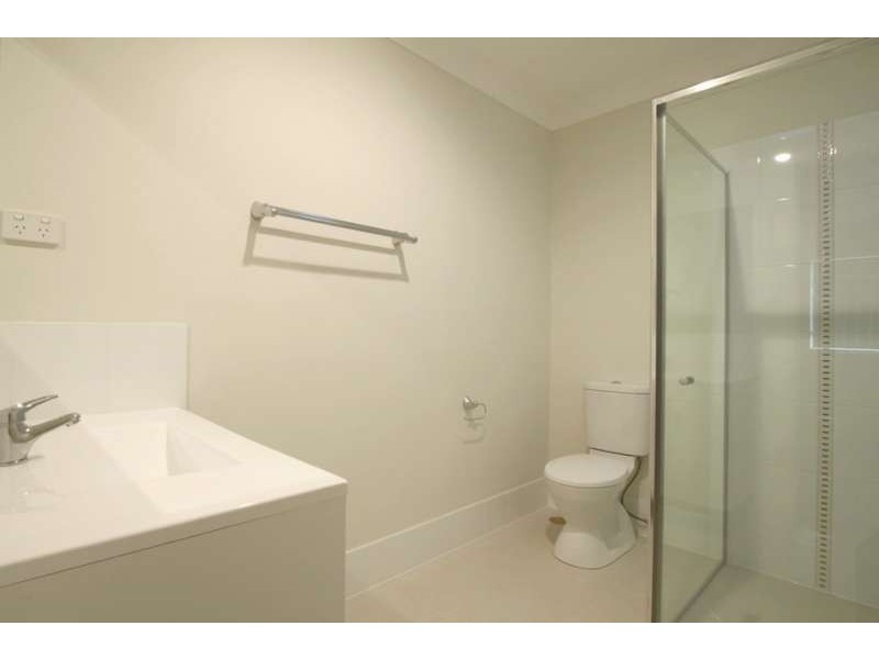 1 and 2/7 Thistle Street, Upper Caboolture QLD 4510