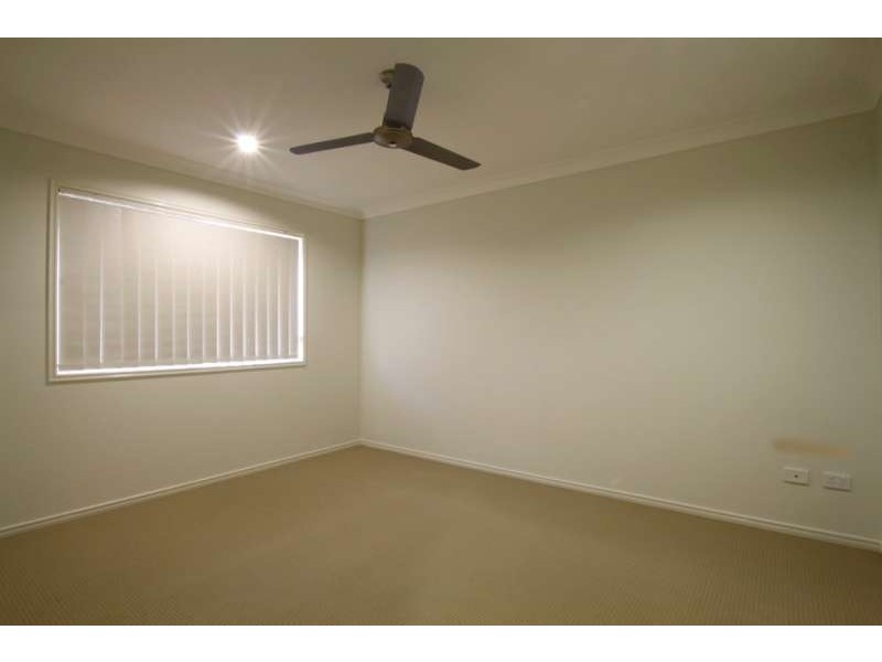 1 and 2/7 Thistle Street, Upper Caboolture QLD 4510