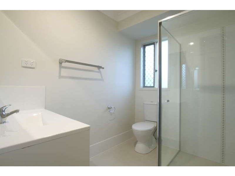 1 and 2/7 Thistle Street, Upper Caboolture QLD 4510