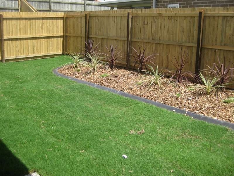 1 and 2/7 Thistle Street, Upper Caboolture QLD 4510