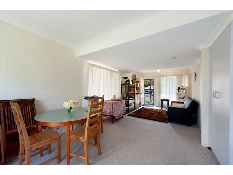 8/13-17 Brown Street, Labrador QLD 4215