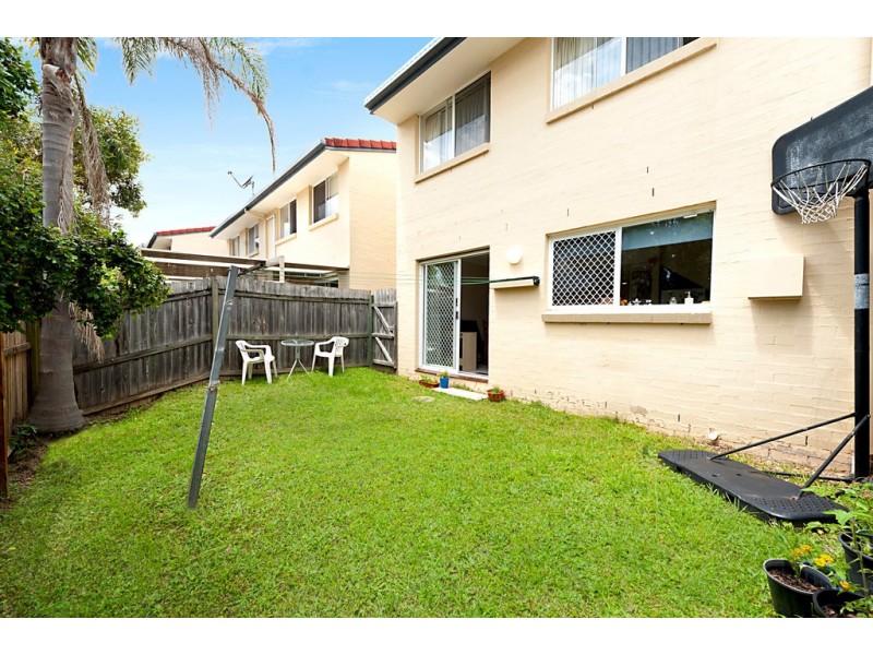 8/13-17 Brown Street, Labrador QLD 4215