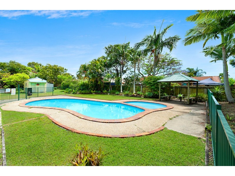 8/13-17 Brown Street, Labrador QLD 4215