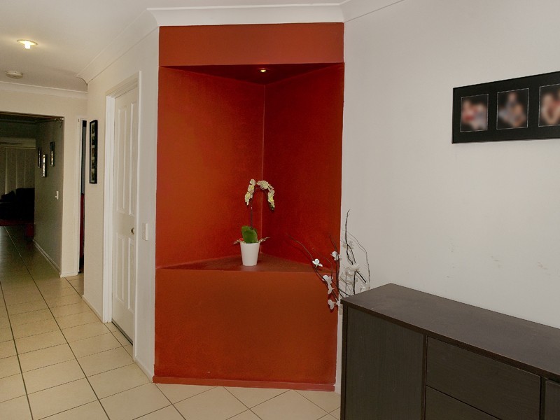 8 Hind Court, Bellmere QLD 4510