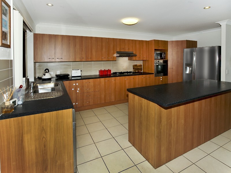 8 Hind Court, Bellmere QLD 4510