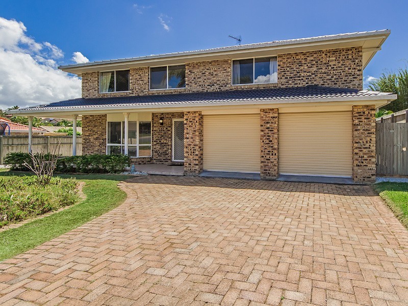 4 Clubhouse Drive, Arundel QLD 4214