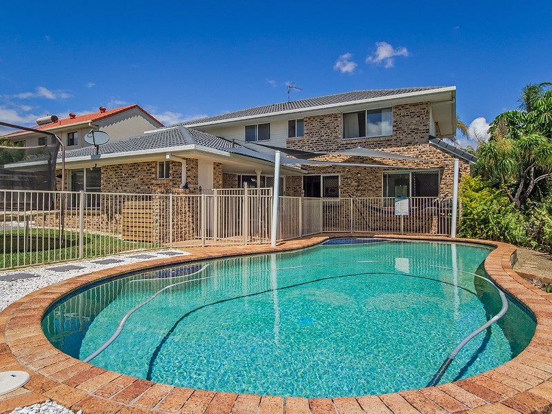 4 Clubhouse Drive, Arundel QLD 4214