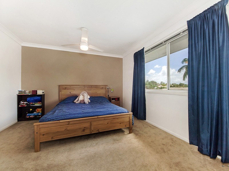 4 Clubhouse Drive, Arundel QLD 4214