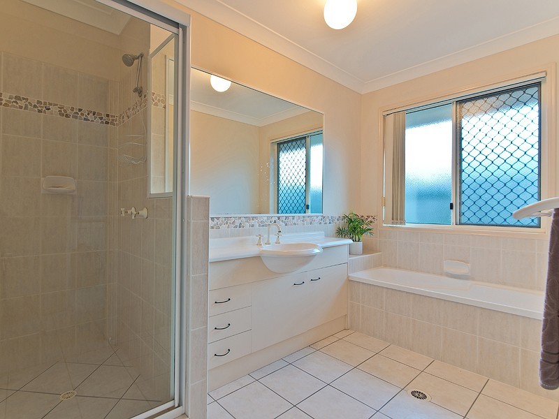 13 Mitchell Court, Rothwell QLD 4022