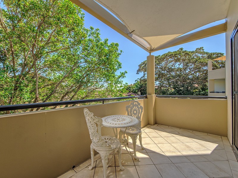 304/392 Marine Parade, Labrador QLD 4215