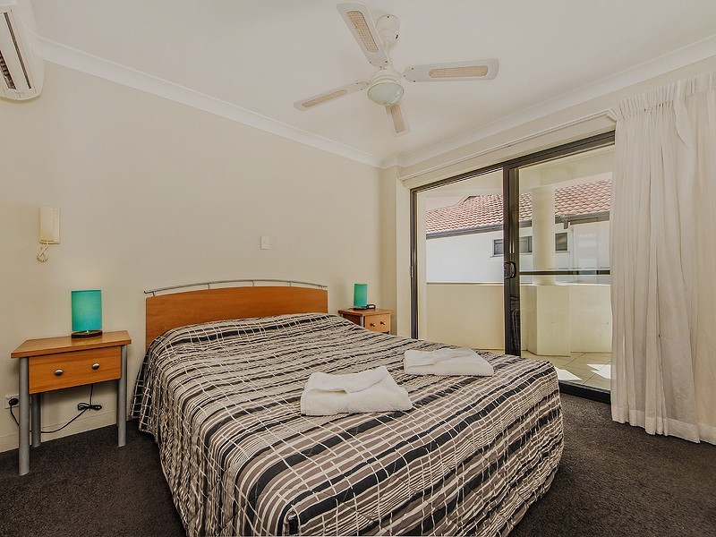 304/392 Marine Parade, Labrador QLD 4215