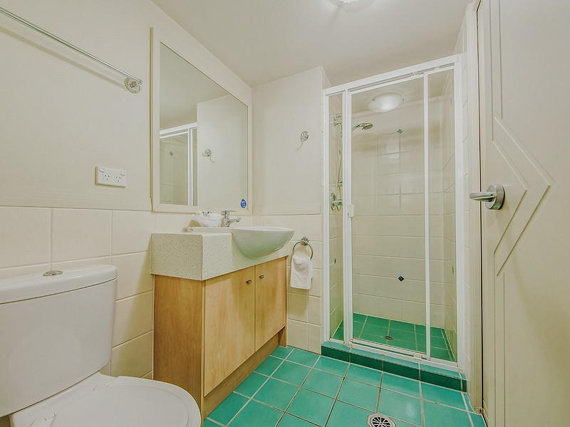 304/392 Marine Parade, Labrador QLD 4215