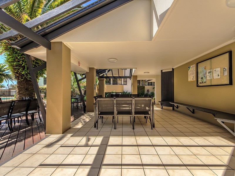 304/392 Marine Parade, Labrador QLD 4215