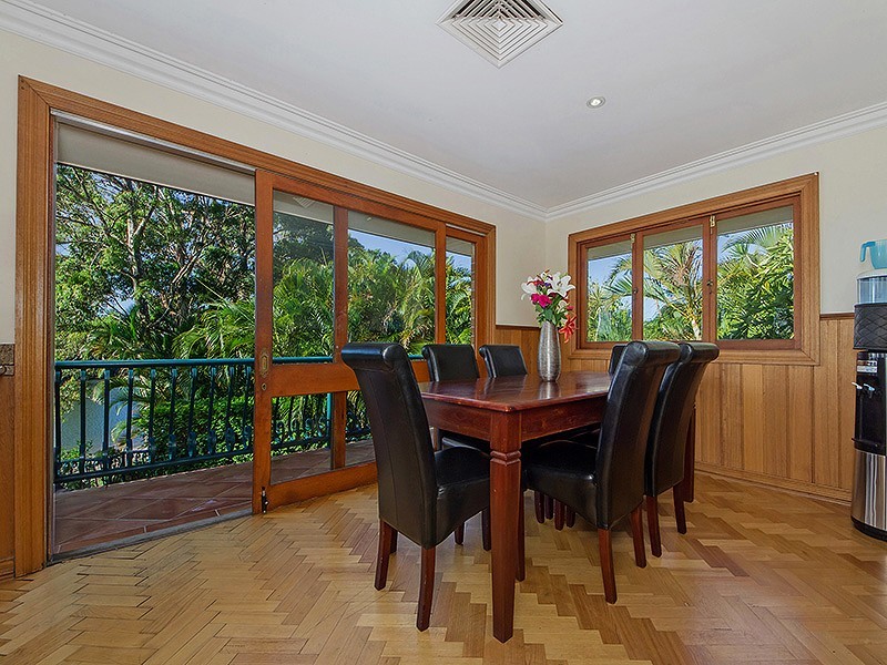 14 Nootka Court, Broadbeach Waters QLD 4218