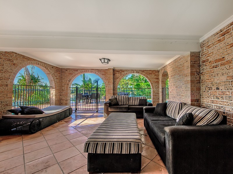 14 Nootka Court, Broadbeach Waters QLD 4218