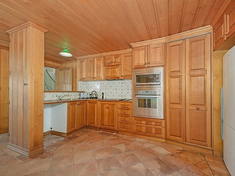 14 Nootka Court, Broadbeach Waters QLD 4218