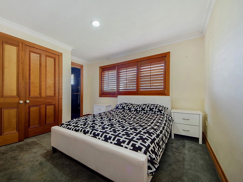 14 Nootka Court, Broadbeach Waters QLD 4218