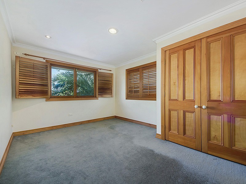 14 Nootka Court, Broadbeach Waters QLD 4218