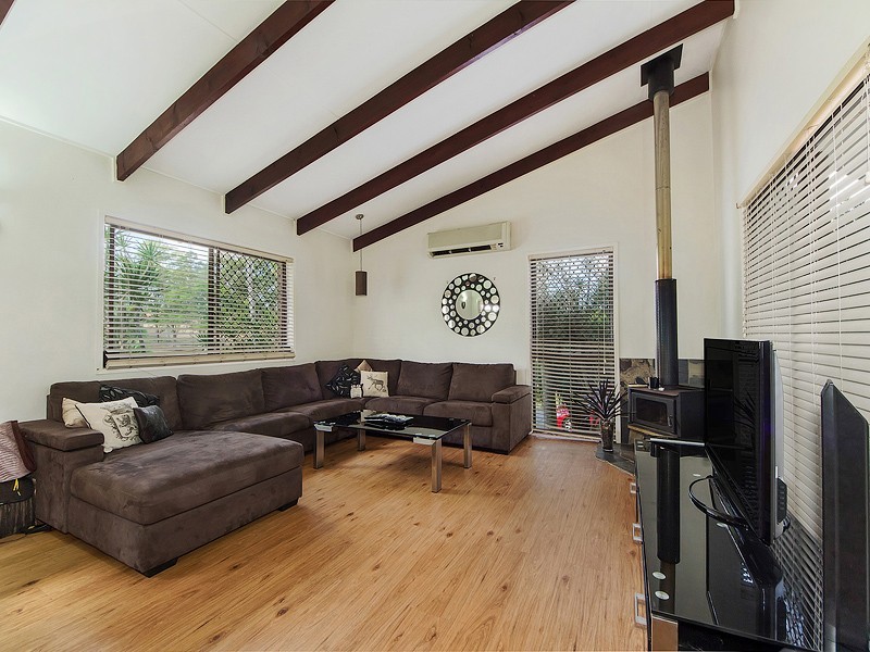 4 Wilga Grove, Ashmore QLD 4214