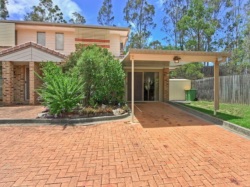 2/3 Cherbourg Court, Petrie QLD 4502