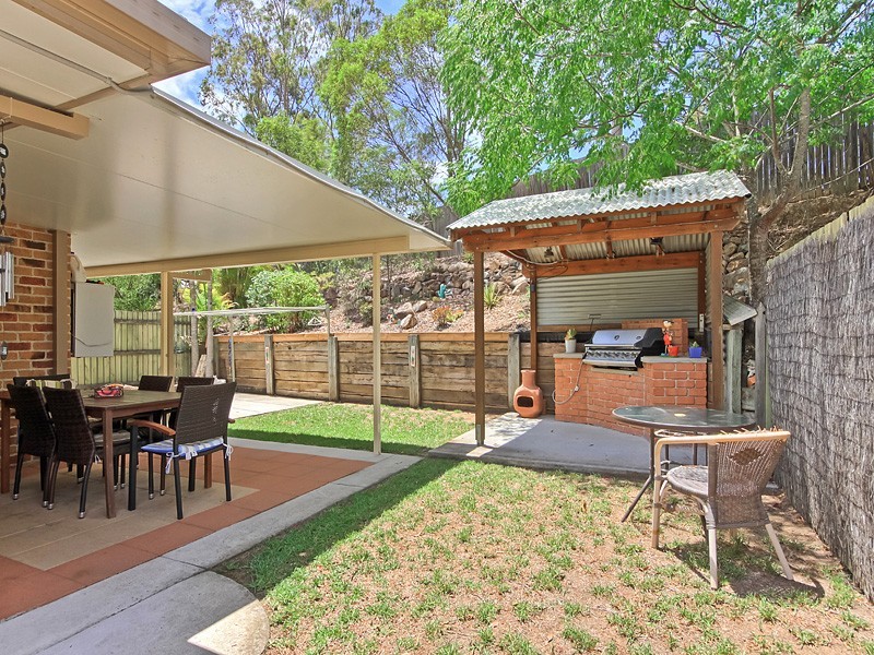 2/3 Cherbourg Court, Petrie QLD 4502