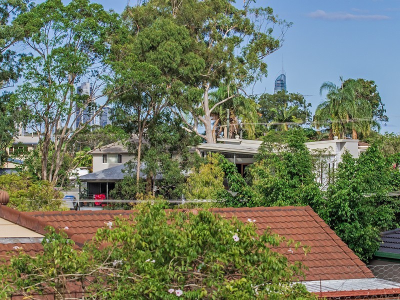 15 Hillview Parade, Ashmore QLD 4214