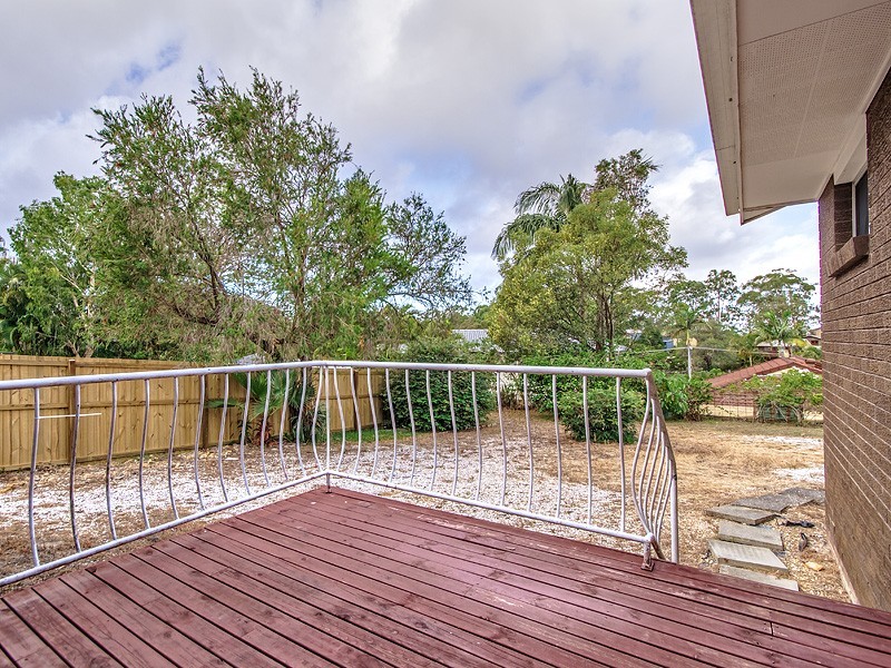 15 Hillview Parade, Ashmore QLD 4214